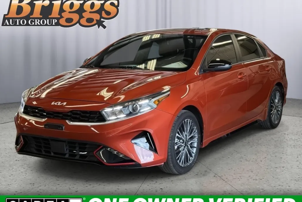 2023 Kia Forte GT-Line photo 1