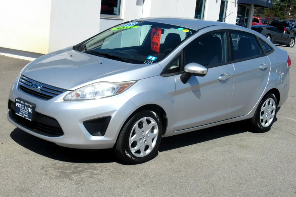 2013 Ford Fiesta SE photo 1