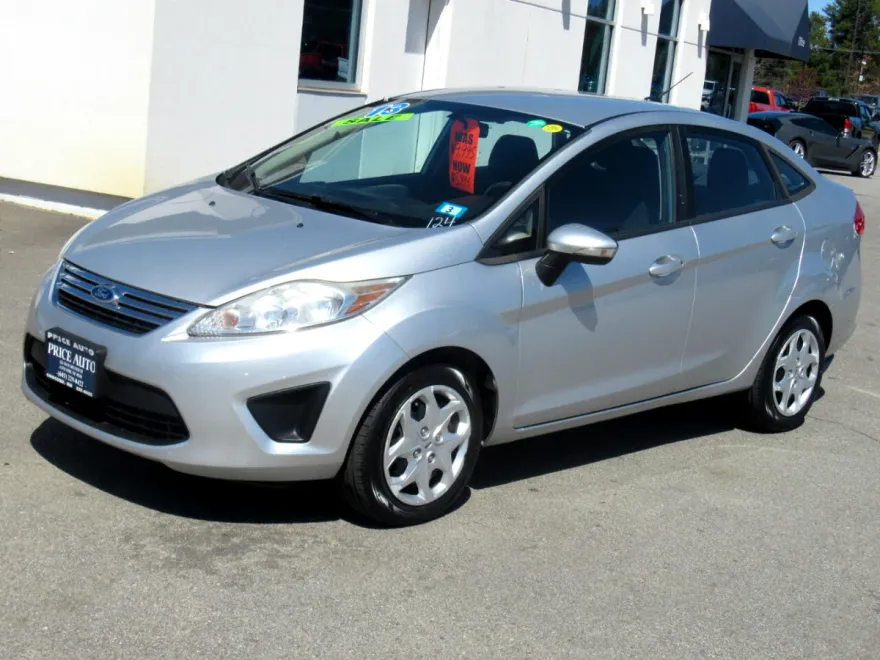 2013 Ford Fiesta SE photo 1