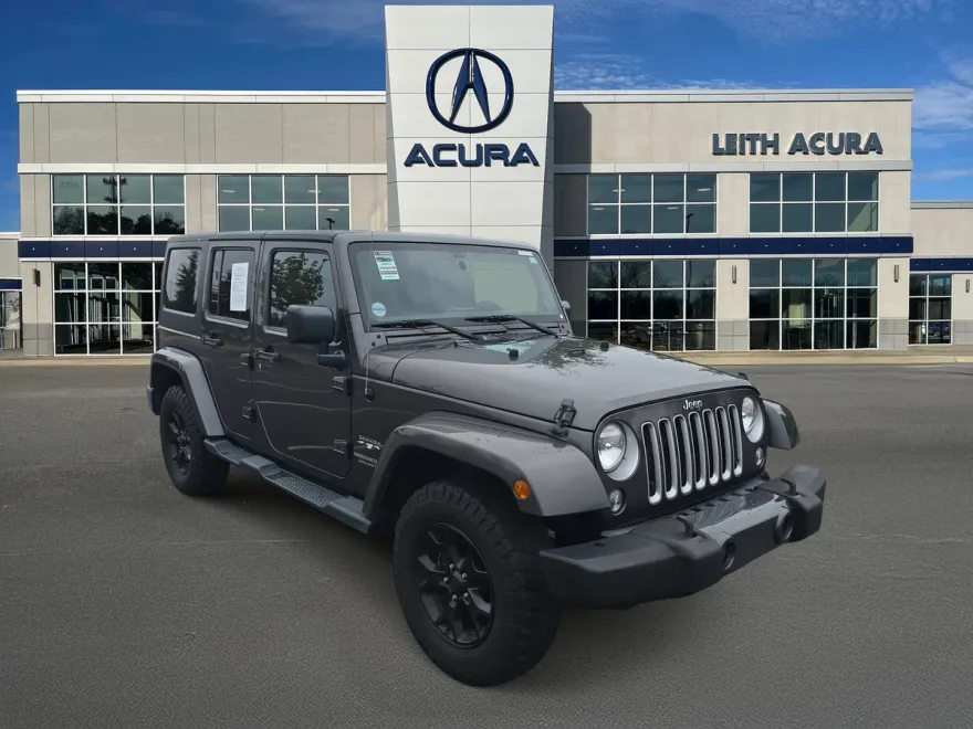 2016 Jeep Wrangler Unlimited Sahara photo 1