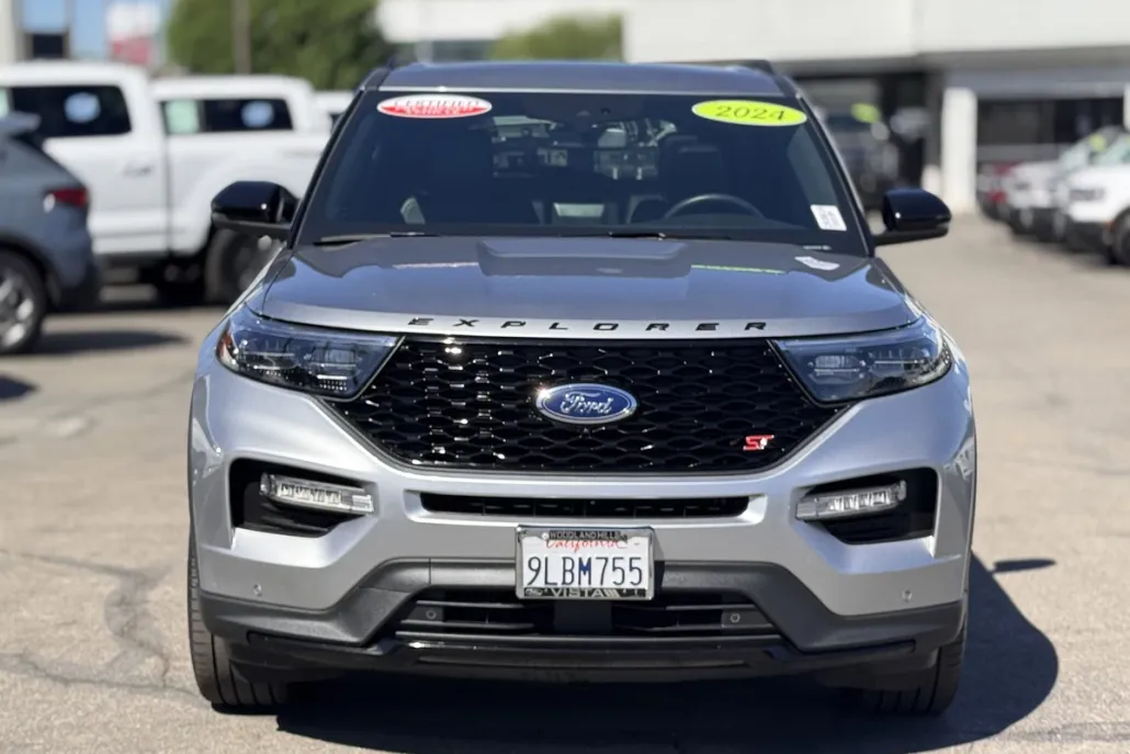 2024 Ford Explorer ST photo 1