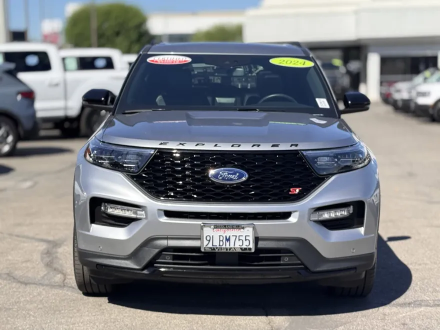 2024 Ford Explorer ST photo 1