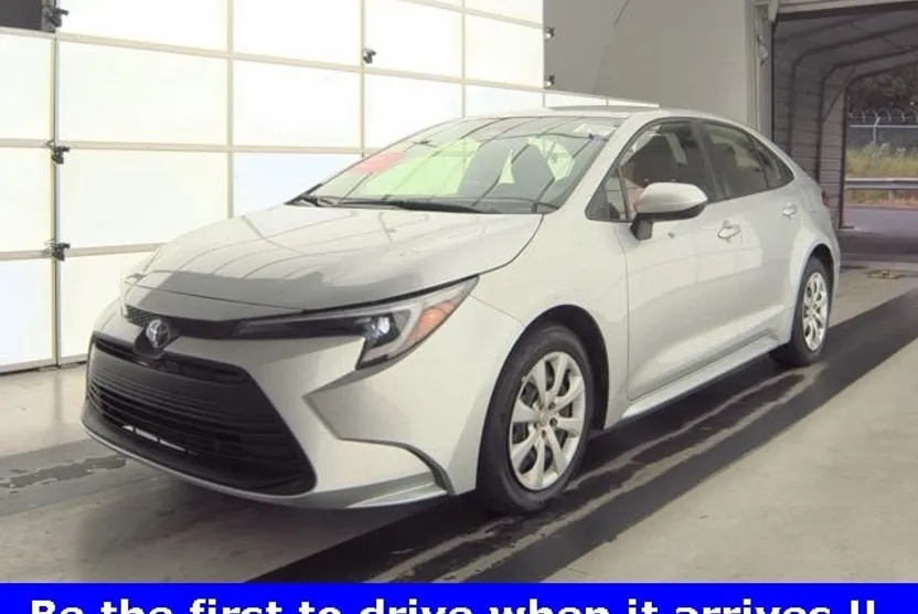 2025 Toyota Corolla Hybrid LE photo 1