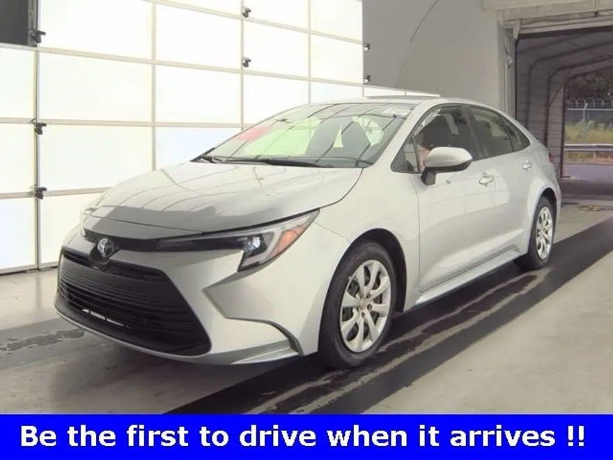 2025 Toyota Corolla Hybrid LE photo 1