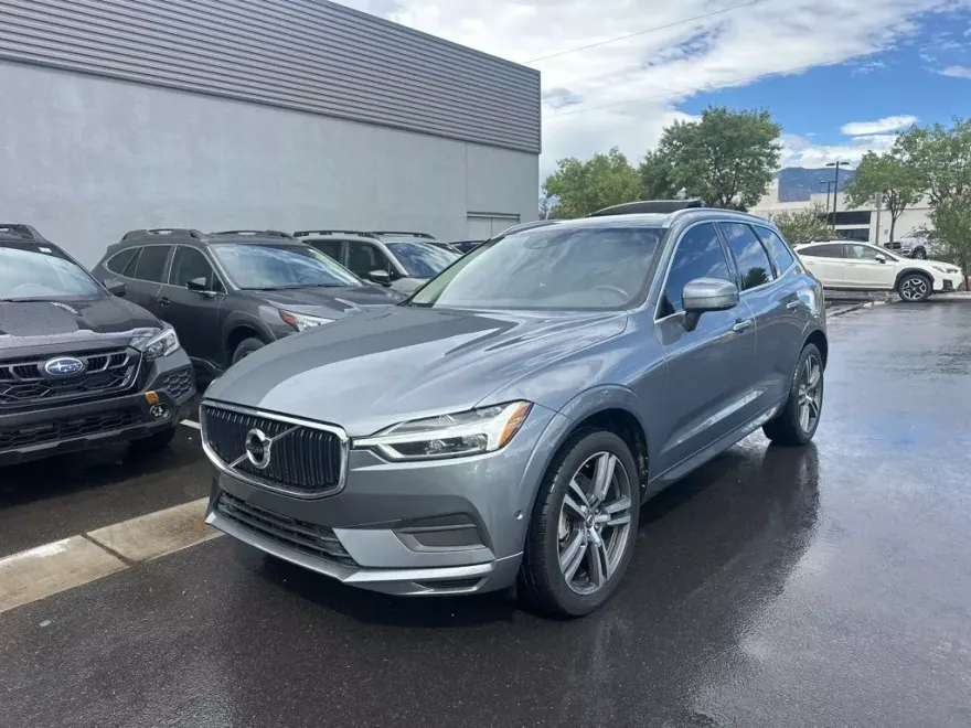 2018 Volvo XC60 T5 Momentum photo 1