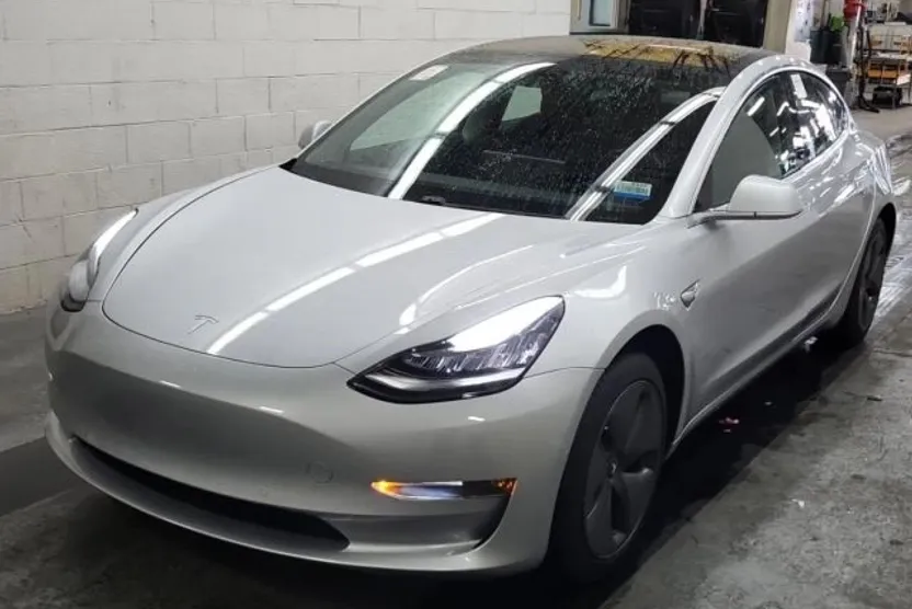 2018 Tesla Model 3 Long Range photo 1