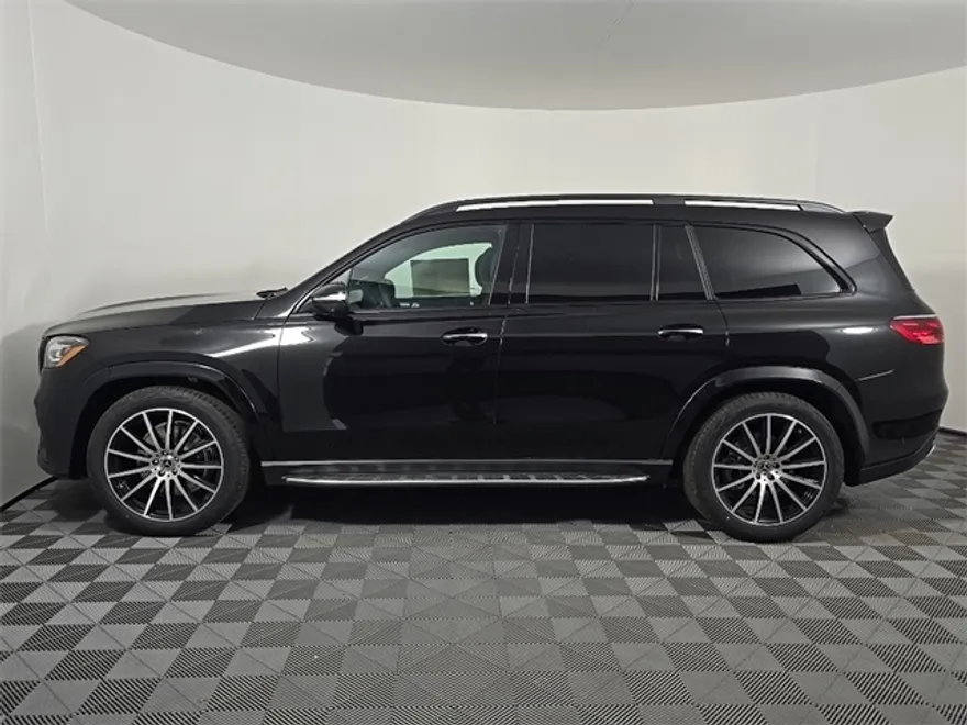 2026 Mercedes Benz GLS 450 4MATIC photo 1