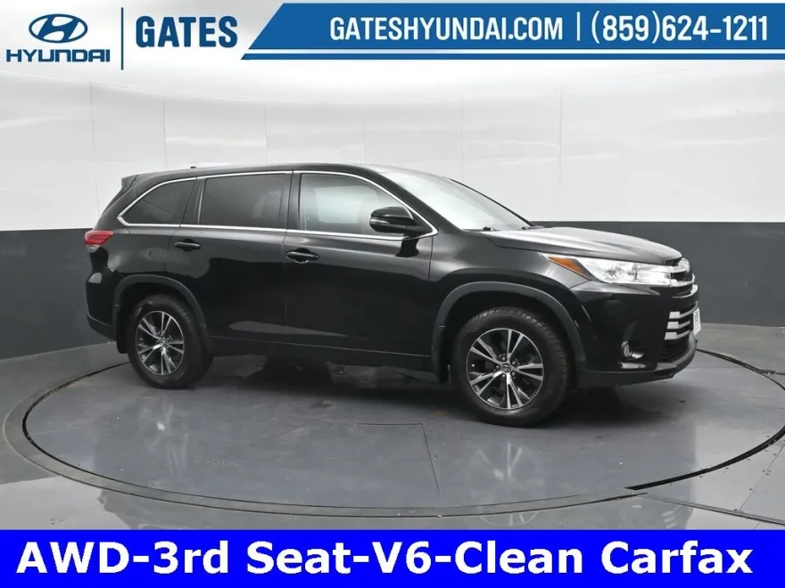 2018 Toyota Highlander LE Plus photo 1