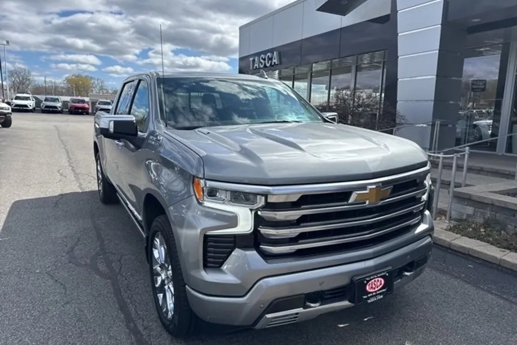 2023 Chevrolet Silverado 1500 High Country photo 1