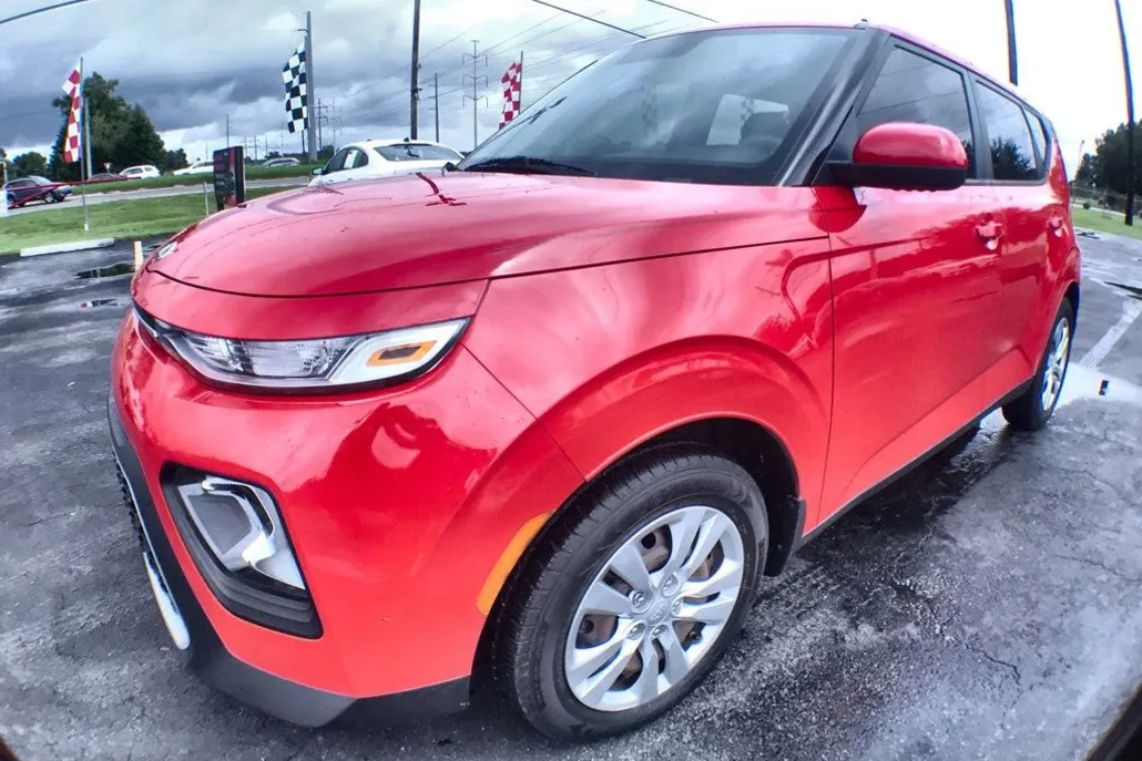 2020 Kia Soul LX photo 1