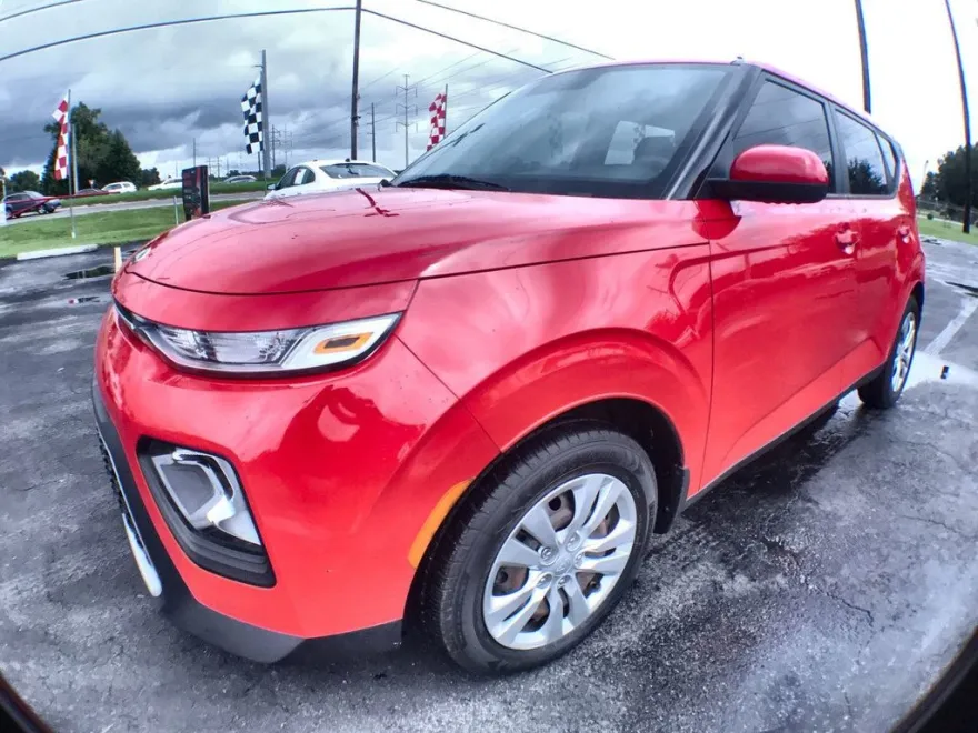 2020 Kia Soul LX photo 1