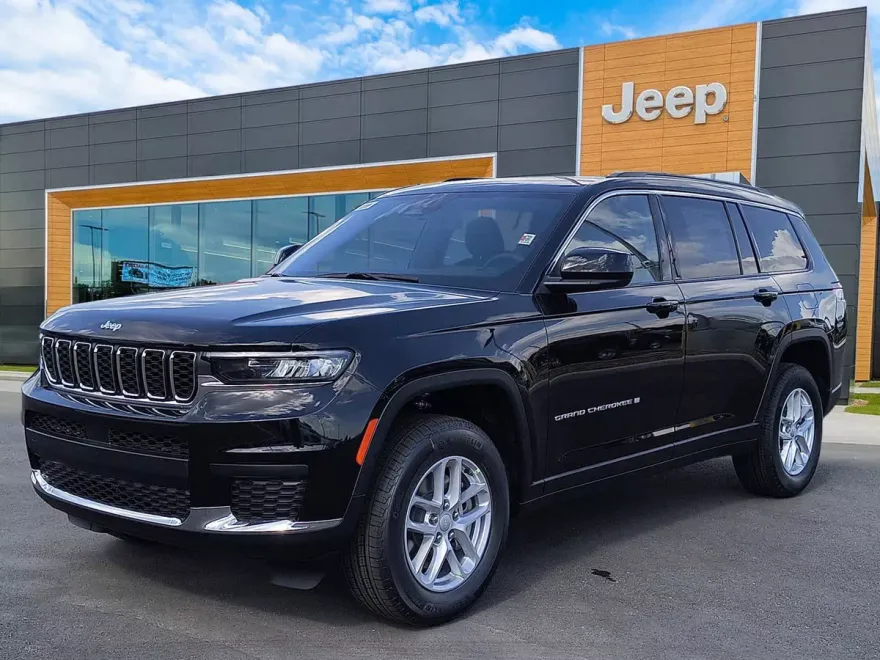 2025 Jeep Grand Cherokee Laredo X photo 1