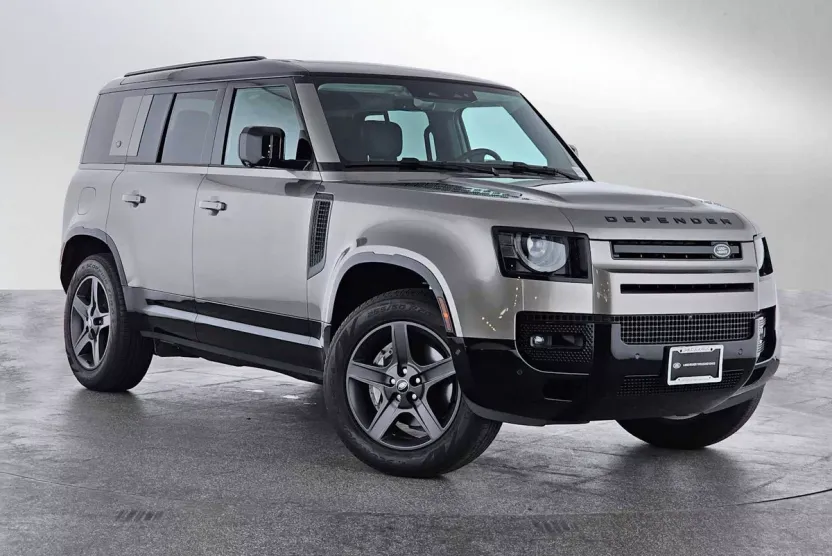 2024 Land Rover Defender X-Dynamic SE photo 1