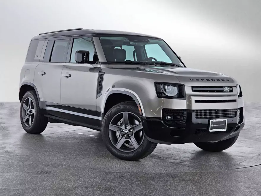 2024 Land Rover Defender X-Dynamic SE photo 1