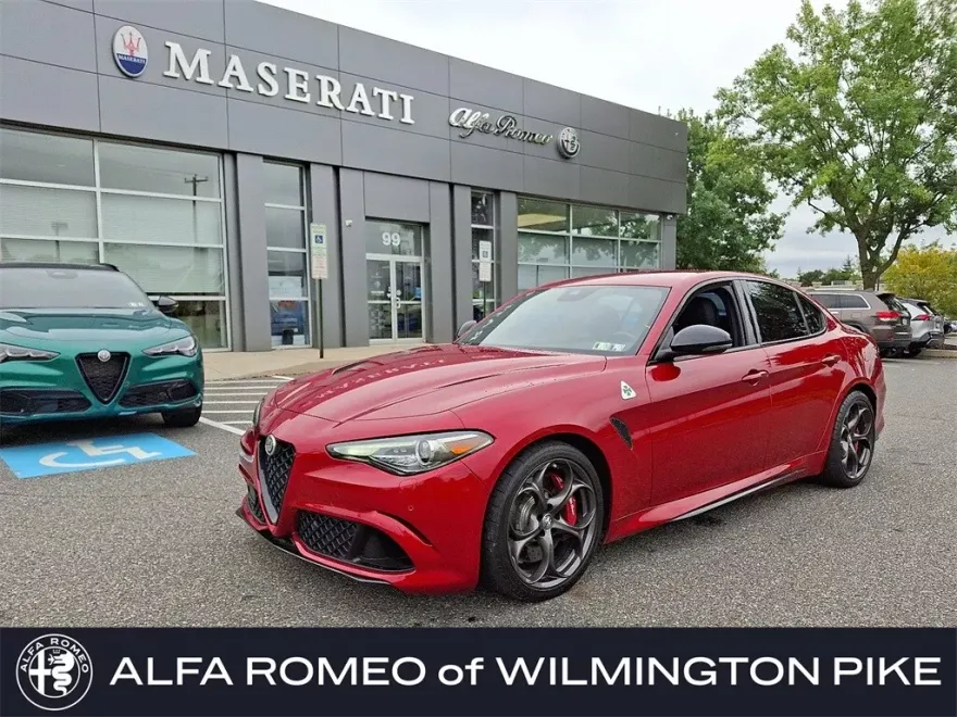 2023 Alfa Romeo Giulia Quadrifoglio photo 1