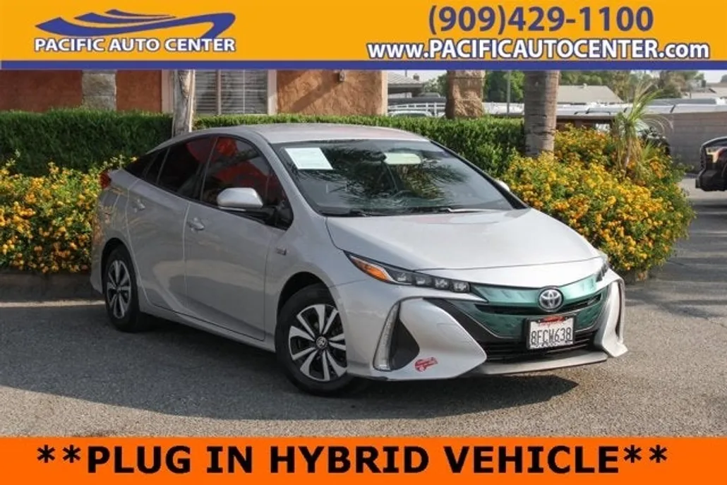 2018 Toyota Prius Prime Plus photo 1