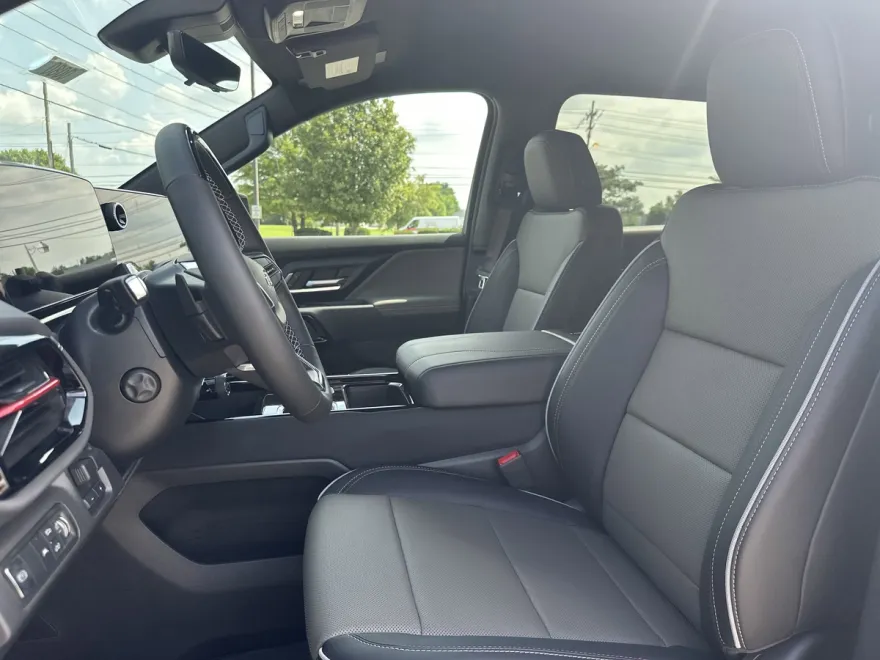 2026 Chevrolet Silverado EV Trail Boss photo 1