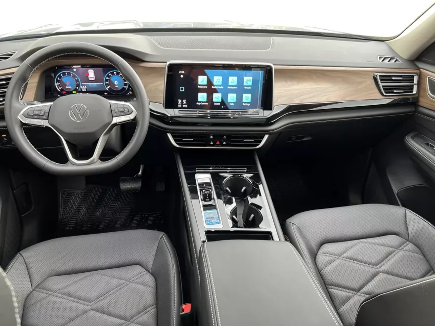 2026 Volkswagen Atlas SE Technology photo 1