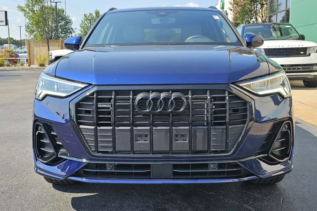 2025 Audi Q3 S line Premium photo 1
