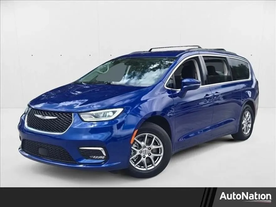 2021 Chrysler Pacifica Touring photo 1