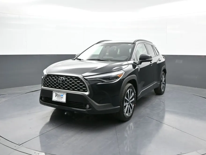 2025 Toyota Corolla Cross XLE photo 1