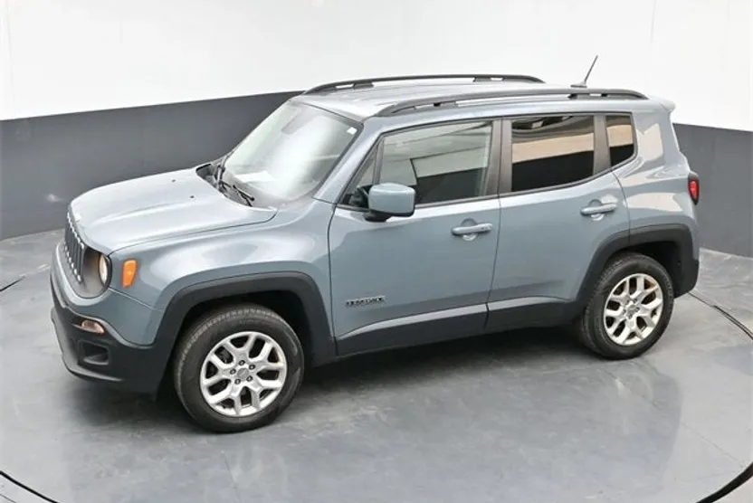 2017 Jeep Renegade Latitude North Edition photo 1