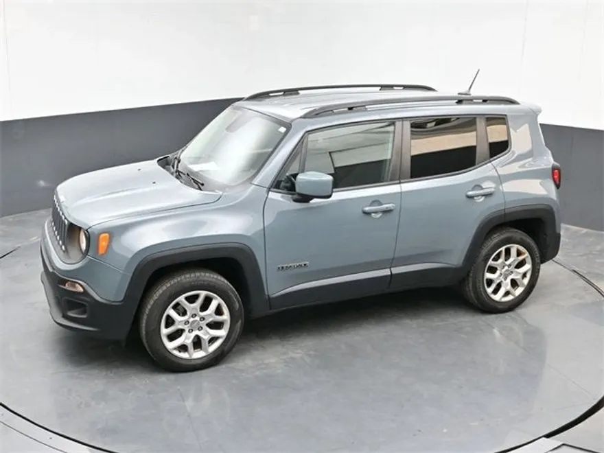 2017 Jeep Renegade Latitude North Edition photo 1