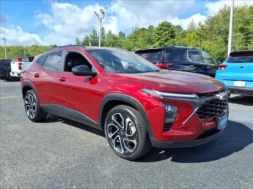 2024 Chevrolet Trax photo 1