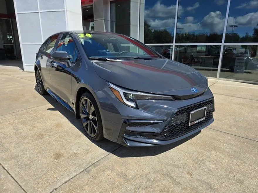 2024 Toyota Corolla Hybrid SE photo 1