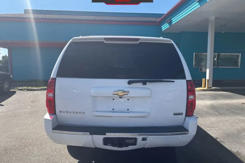 2011 Chevrolet Suburban 1500 LTZ photo 1