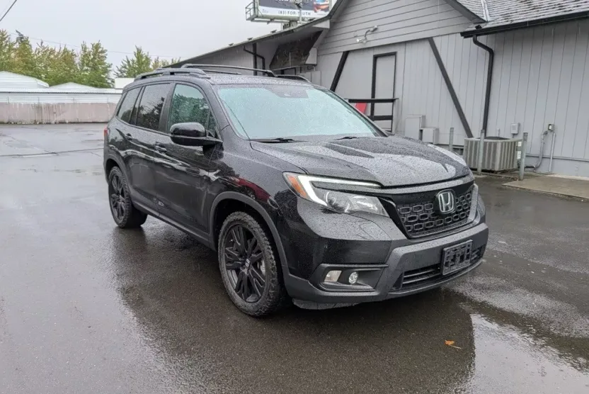 2021 Honda Passport Sport photo 1