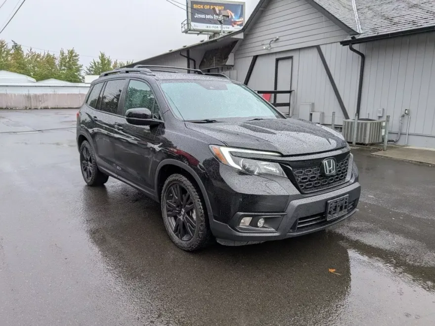 2021 Honda Passport Sport photo 1