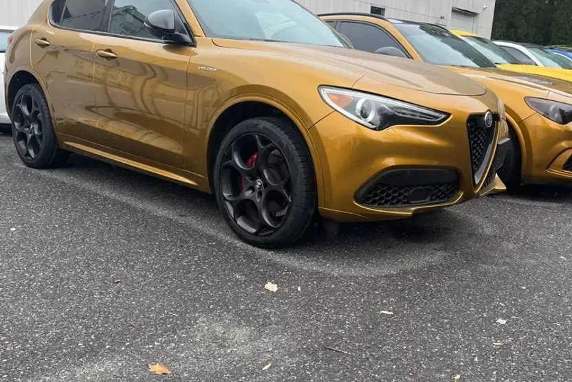 2022 Alfa Romeo Stelvio Ti photo 1