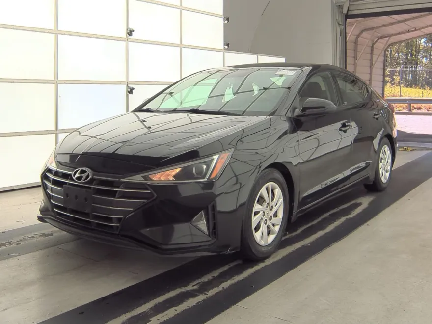 2019 Hyundai Elantra SE photo 1