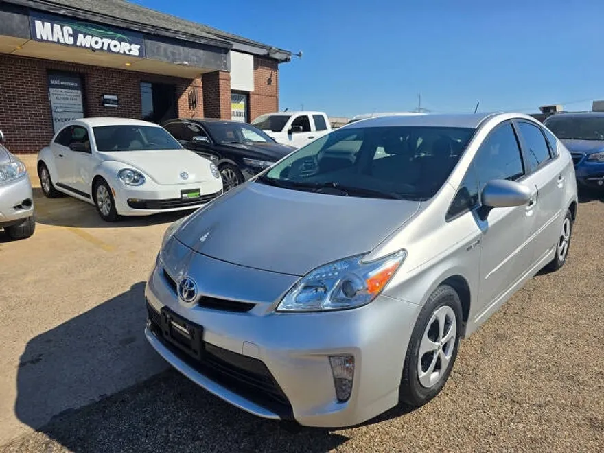 2013 Toyota Prius Four photo 1