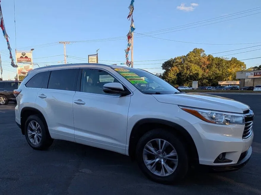 2015 Toyota Highlander Base Hybrid photo 1
