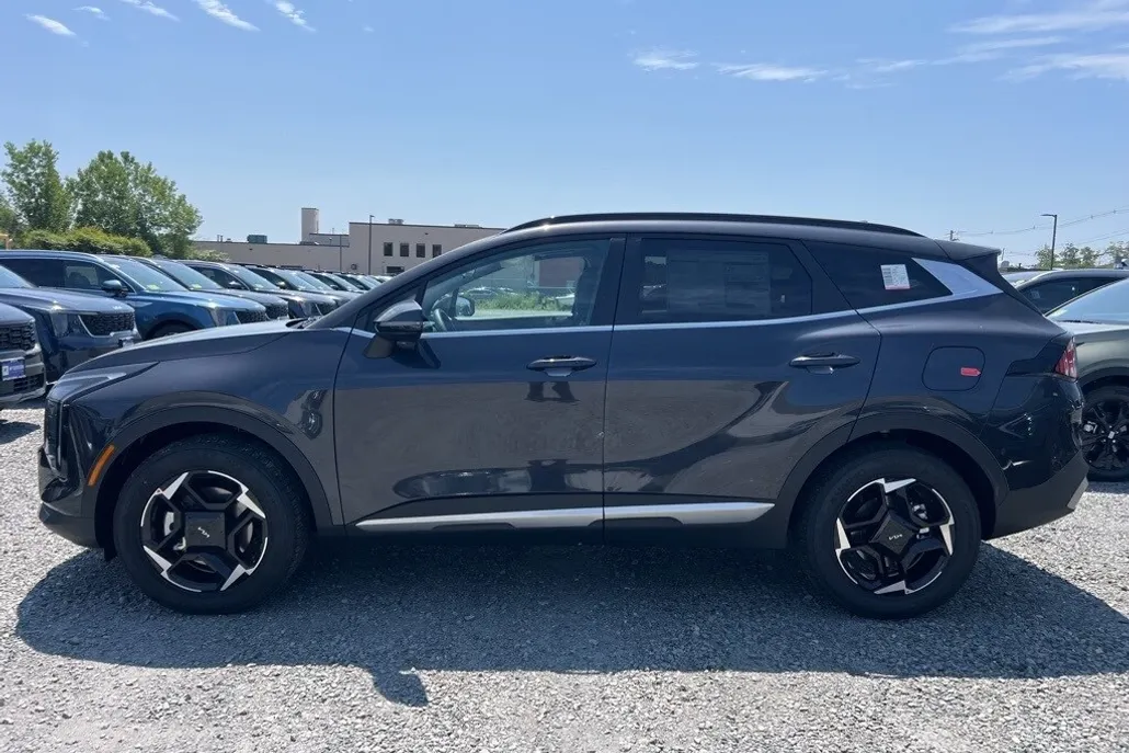 2026 Kia Sportage EX photo 1