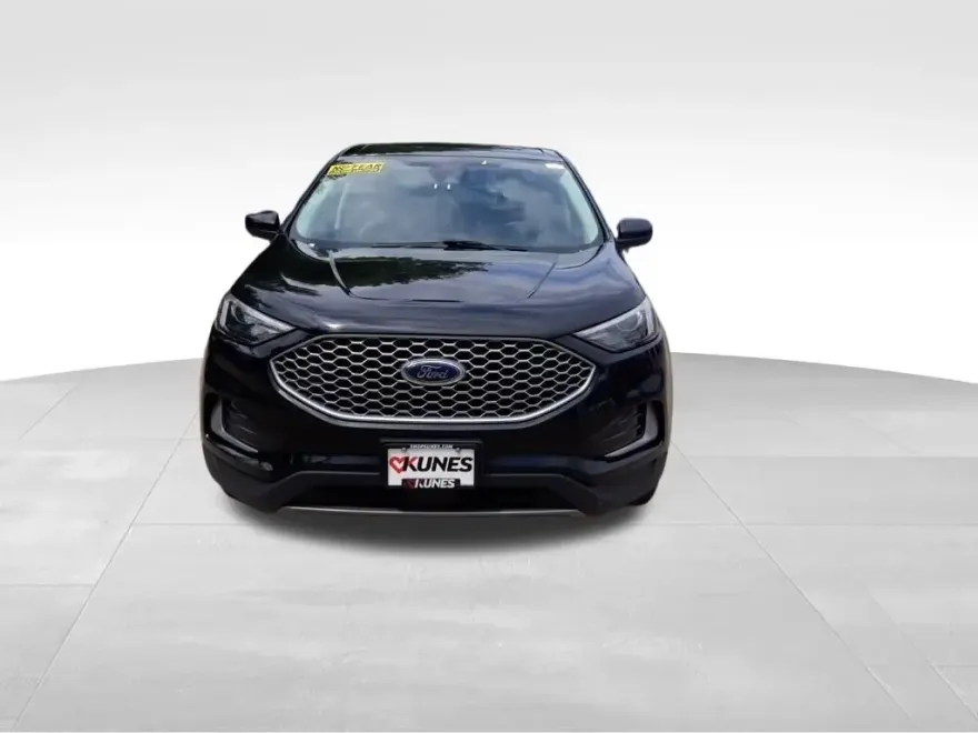 2023 Ford Edge SEL photo 1