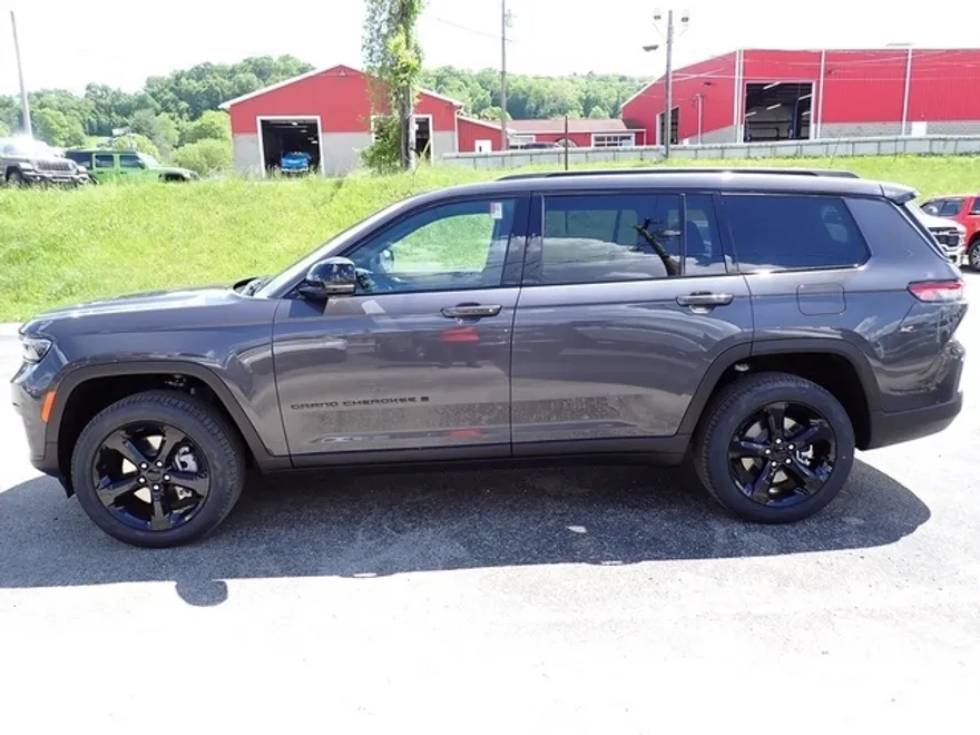 2025 Jeep Grand Cherokee Limited photo 1