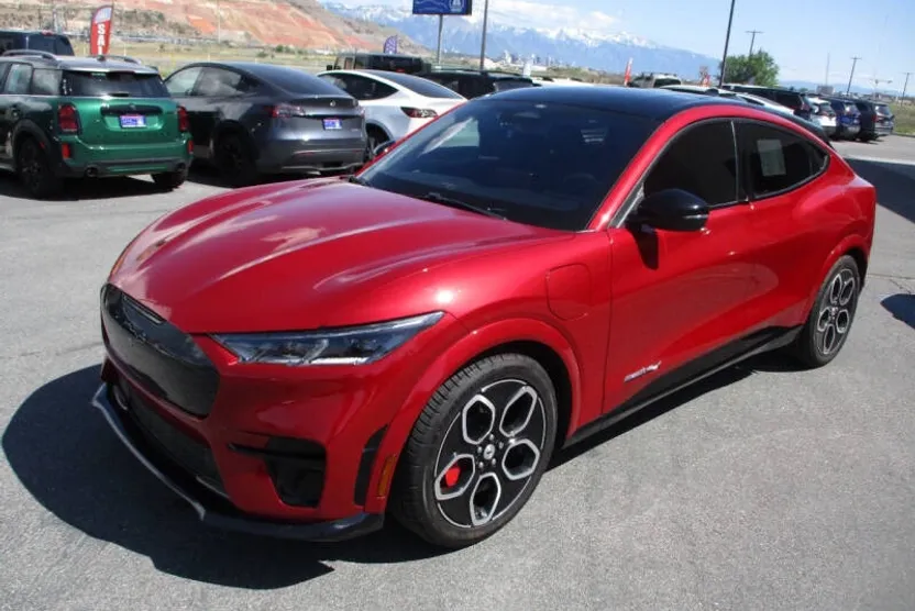 2022 Ford Mustang Mach-E GT photo 1