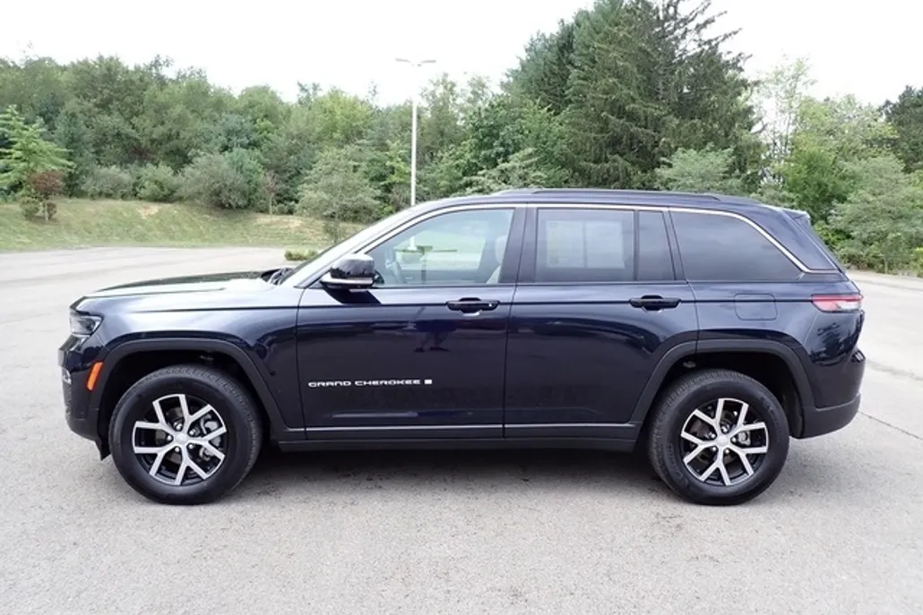 2024 Jeep Grand Cherokee Limited photo 1