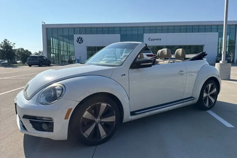 2014 Volkswagen Beetle Convertible R-Line photo 1