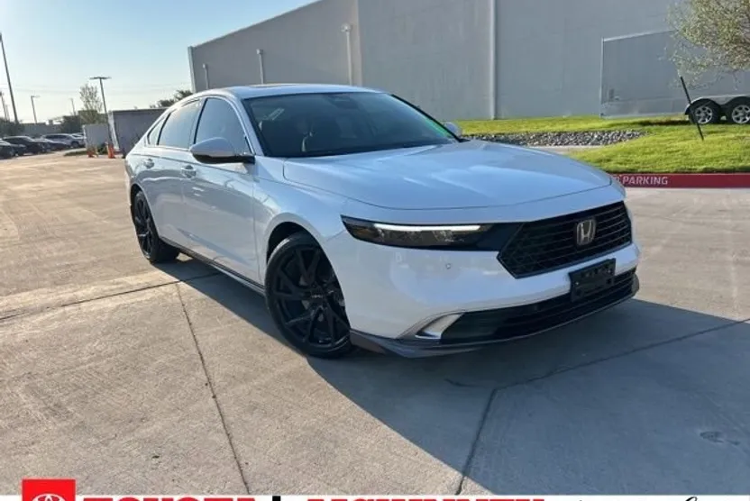 2024 Honda Accord Hybrid Touring photo 1