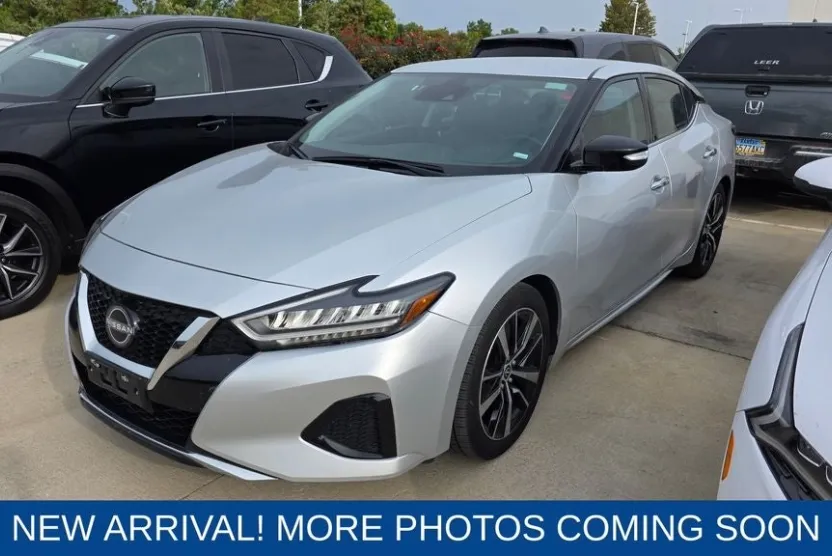 2023 Nissan Maxima SV photo 1