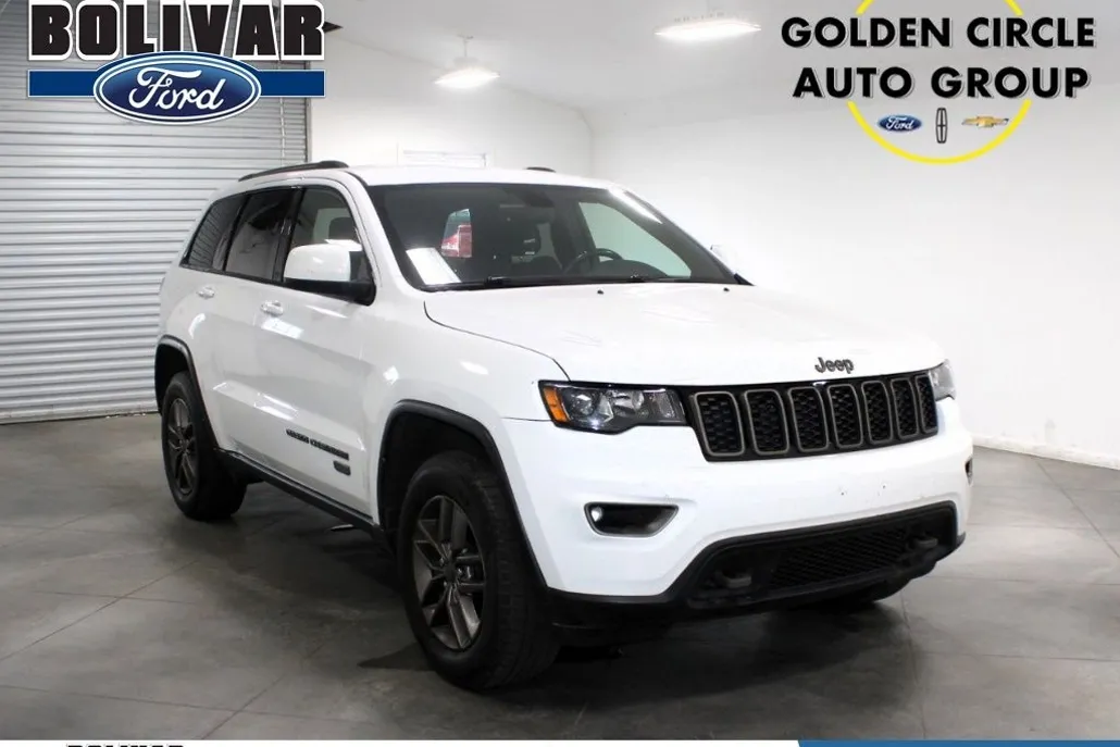2017 Jeep Grand Cherokee Laredo photo 1