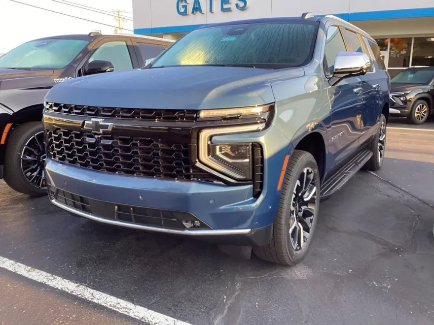 2025 Chevrolet Suburban Premier photo 1