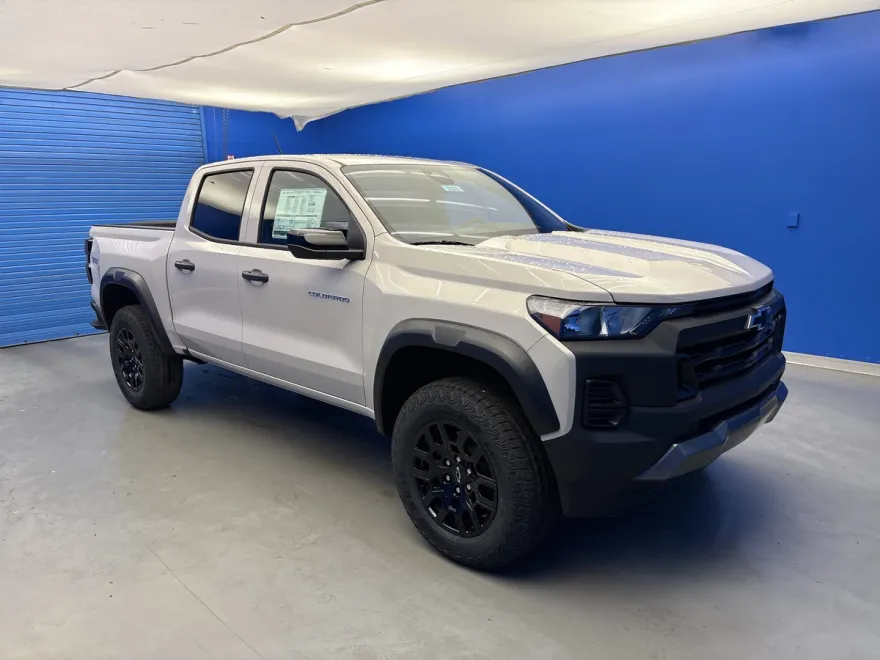 2026 Chevrolet Colorado Trail Boss photo 1