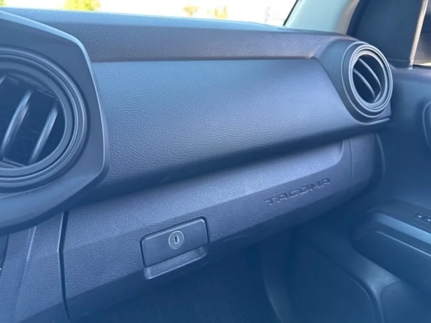 2021 Toyota Tacoma SR V6 photo 1
