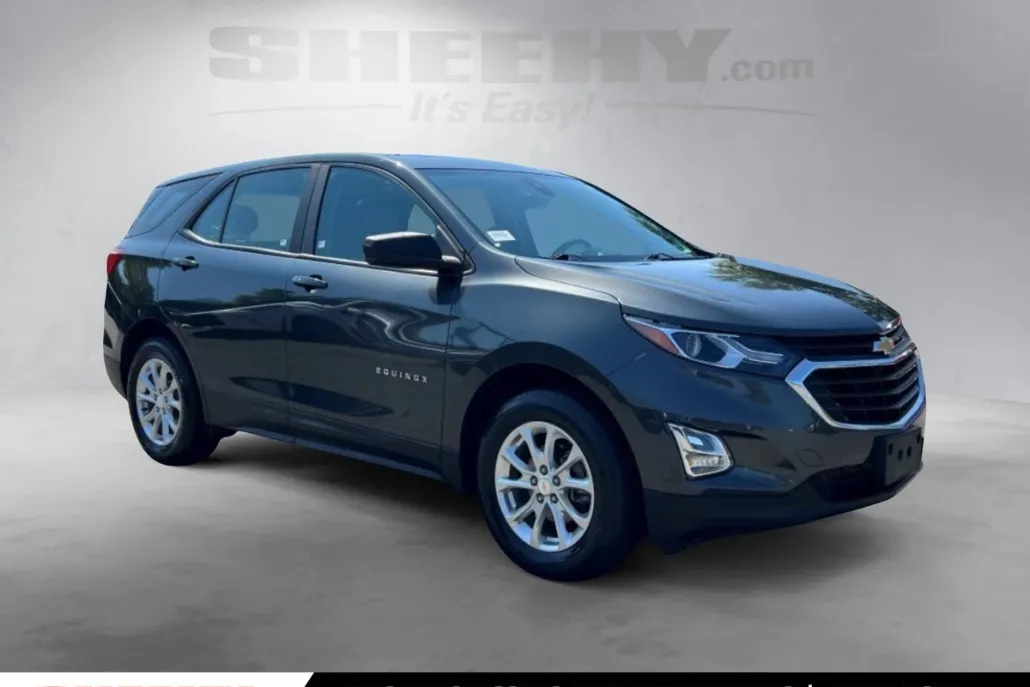 2021 Chevrolet Equinox LS photo 1