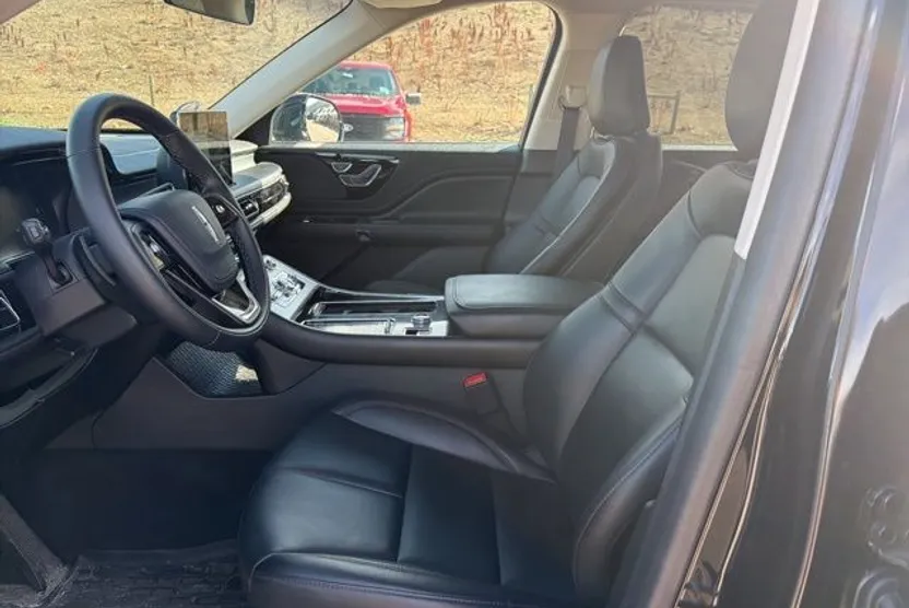 2022 Lincoln Aviator Standard photo 1